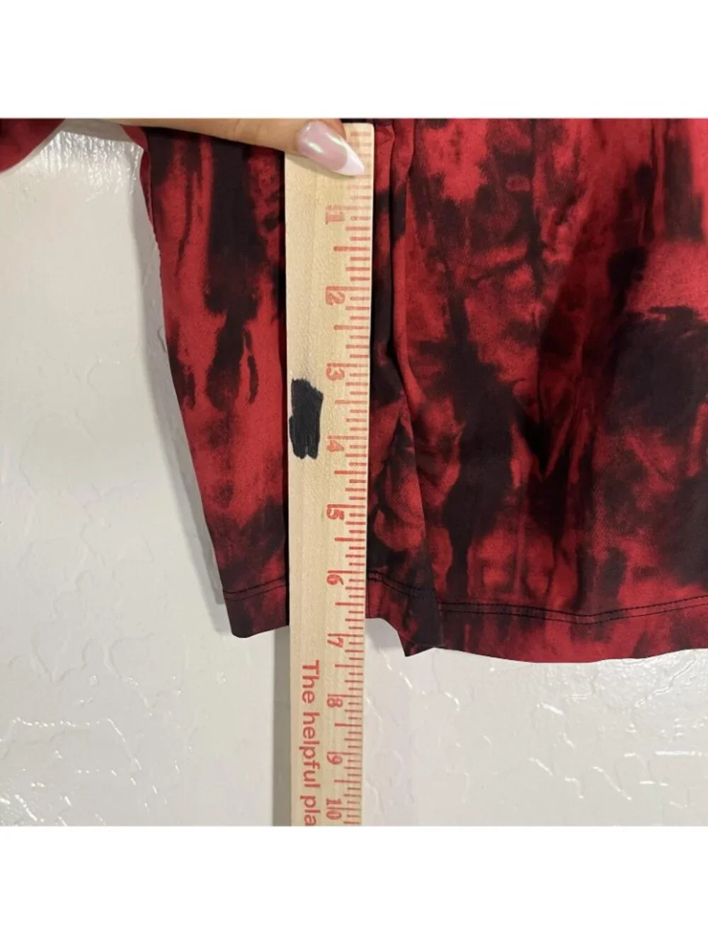Lululemon Shorts Mens Large Red Tie Dye 7 Inseam Athletic Lined Running Gym